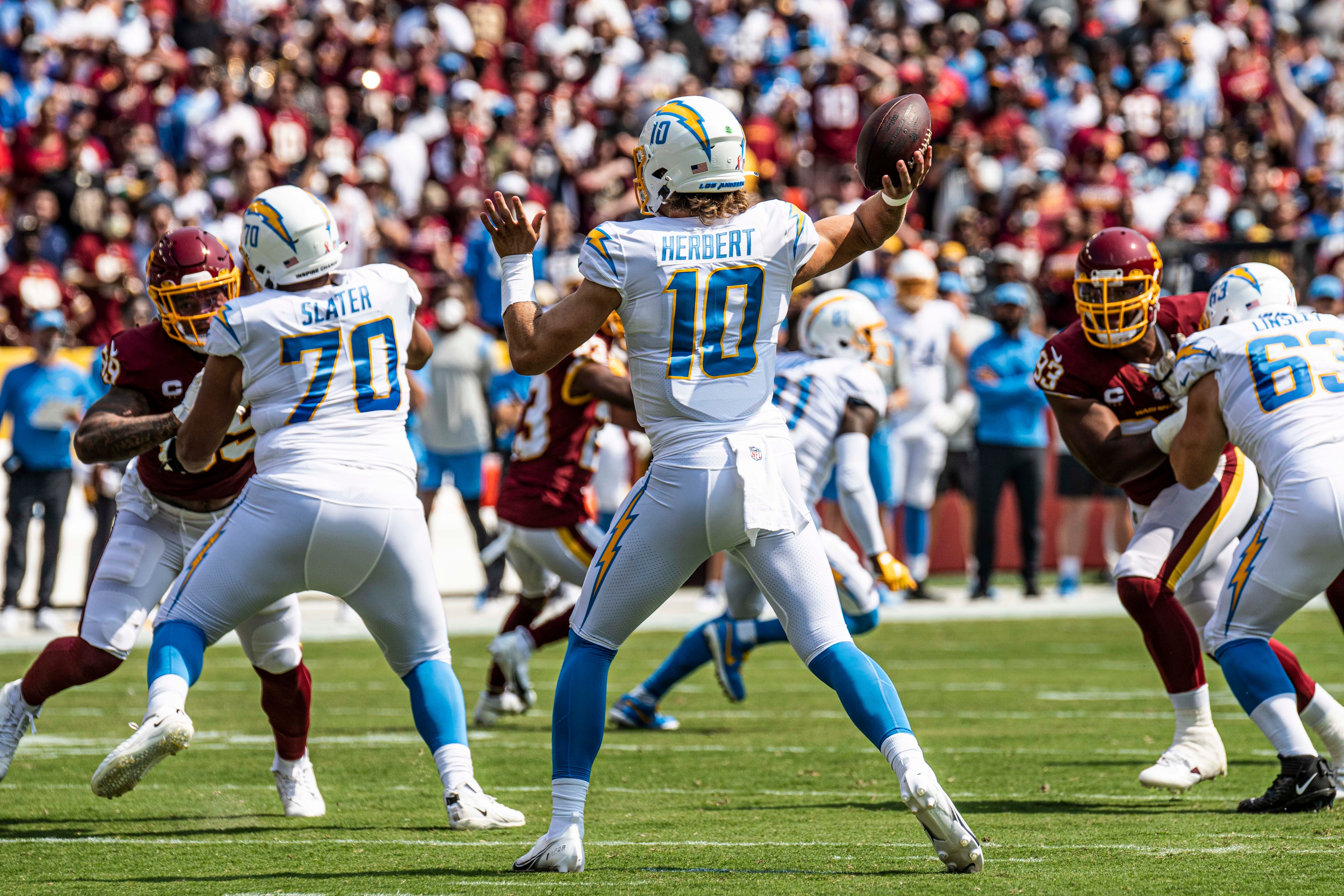 Chargers vs. Vikings Week 8 TNF: NFL Betting Odds & Picks